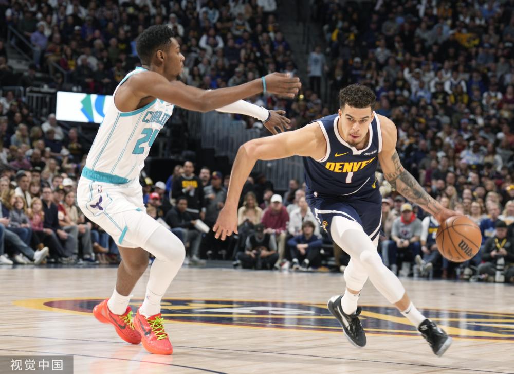 更展示了他 更展示了他