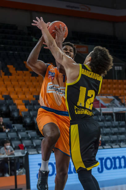 这不仅需要 这不仅需要