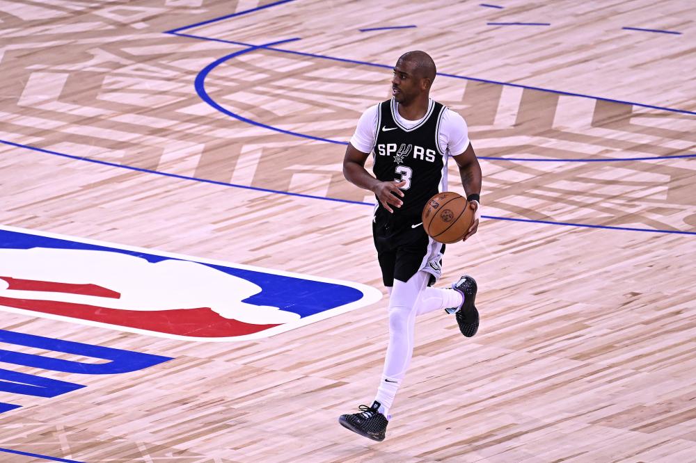 给队友形成 给队友形成